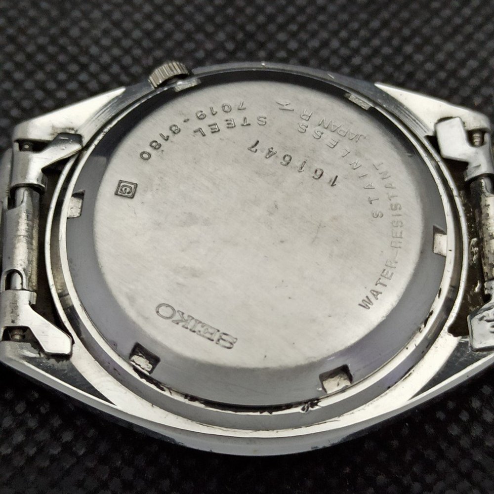 Vintage 1973 Seiko 5 Automatic Mens Silver Watch W/DayDate & Gold Accents - Picture 8 of 8